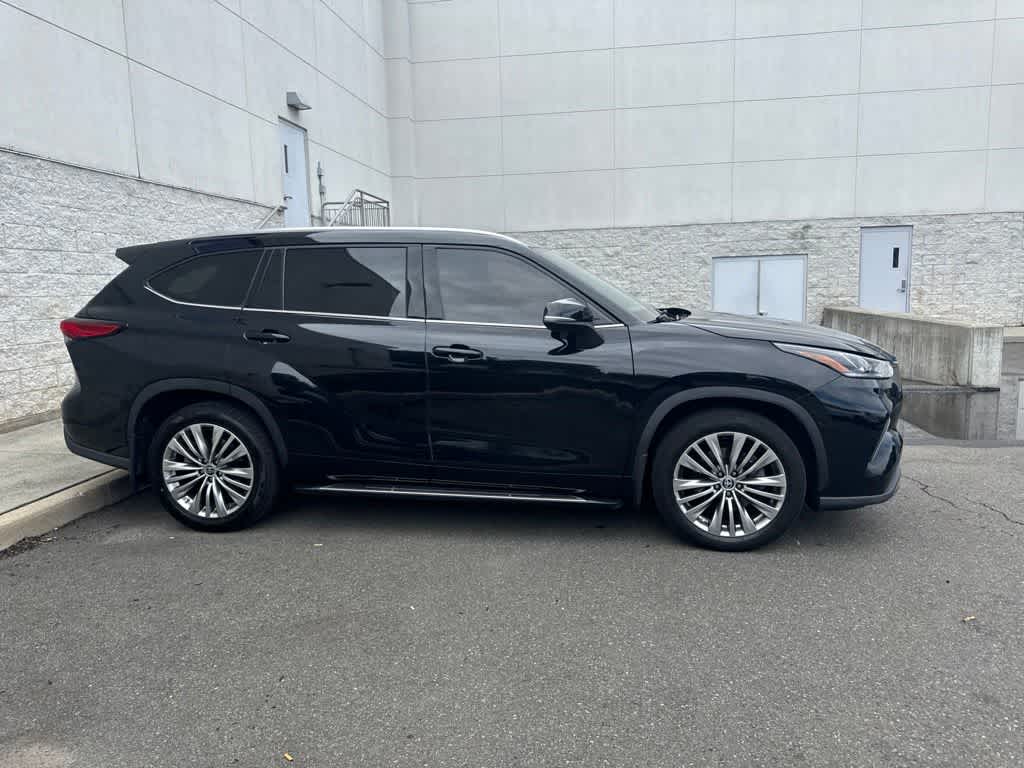 2023 Toyota Highlander Platinum