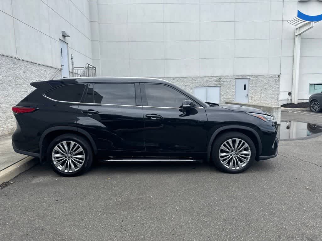 2023 Toyota Highlander Platinum
