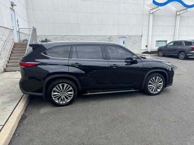 2023 Toyota Highlander Platinum