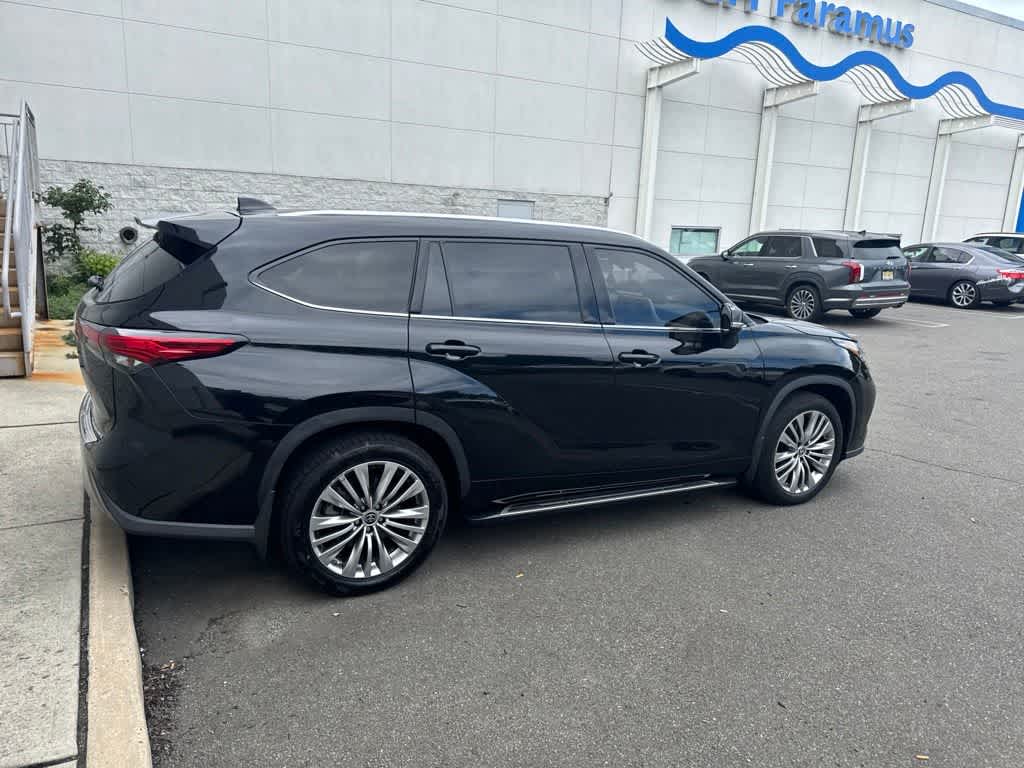 2023 Toyota Highlander Platinum