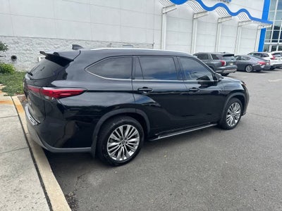 2023 Toyota Highlander Platinum