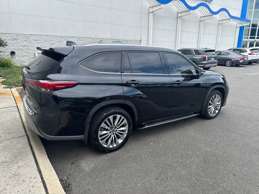2023 Toyota Highlander Platinum
