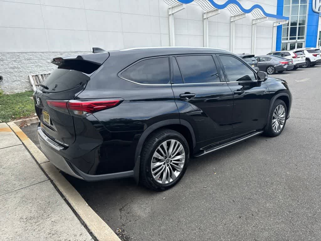 2023 Toyota Highlander Platinum