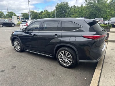 2023 Toyota Highlander Platinum