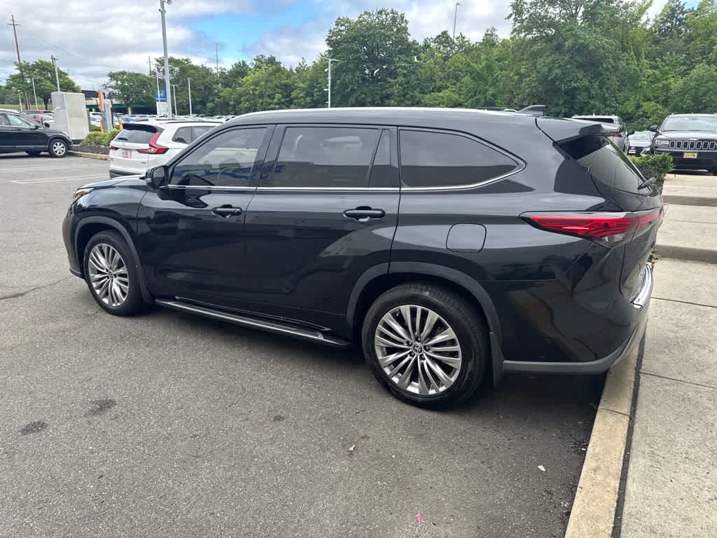 2023 Toyota Highlander Platinum