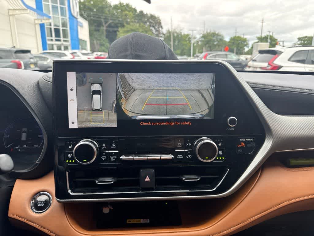 2023 Toyota Highlander Platinum