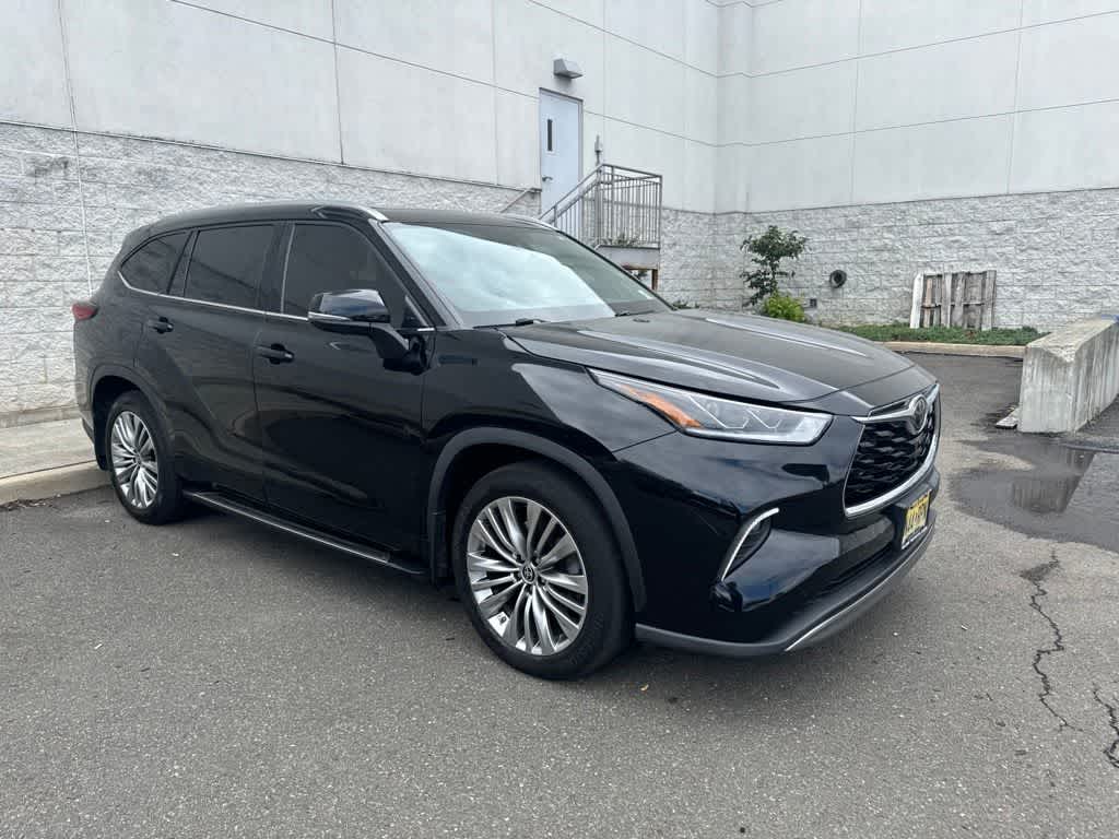 2023 Toyota Highlander Platinum