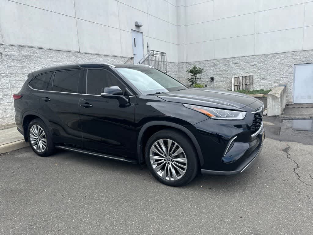 2023 Toyota Highlander Platinum