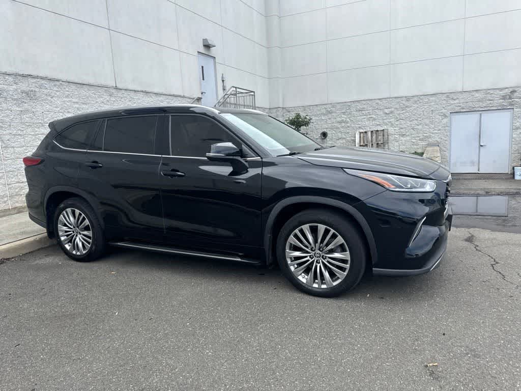 2023 Toyota Highlander Platinum