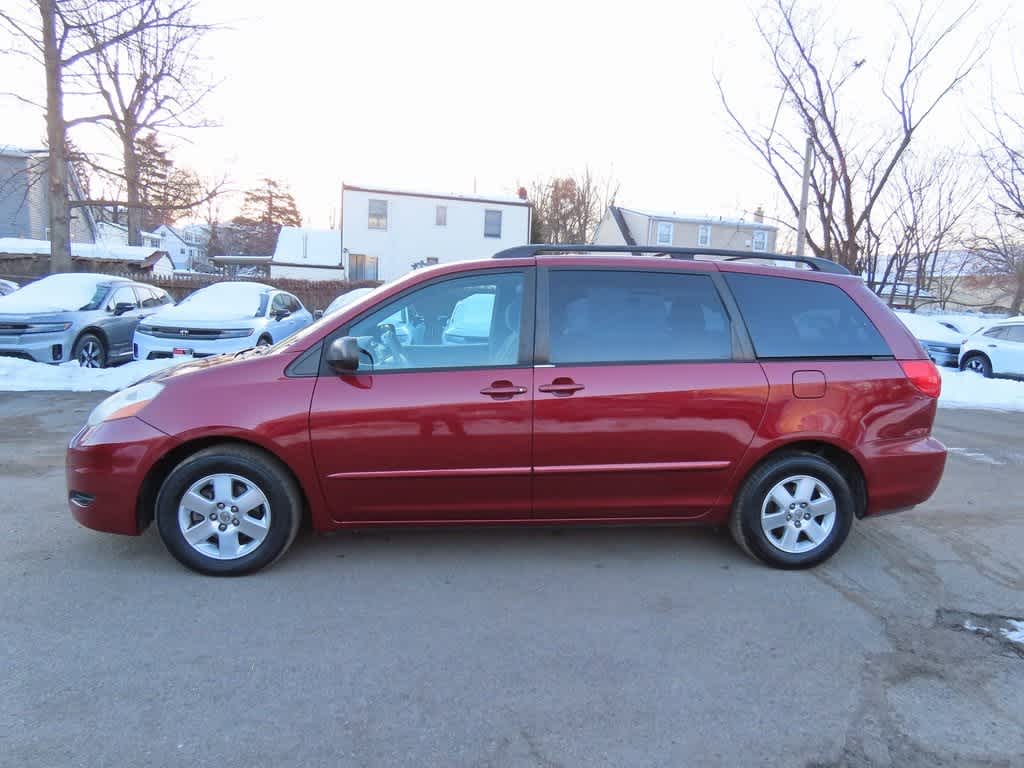 2010 Toyota Sienna LE