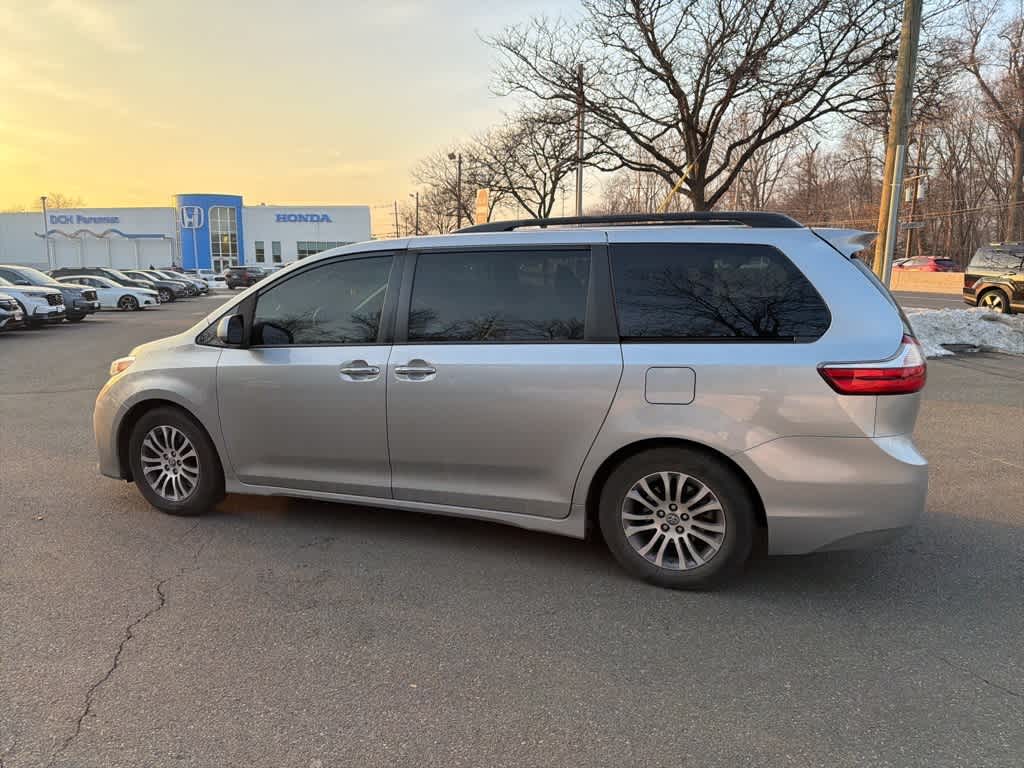 2018 Toyota Sienna XLE
