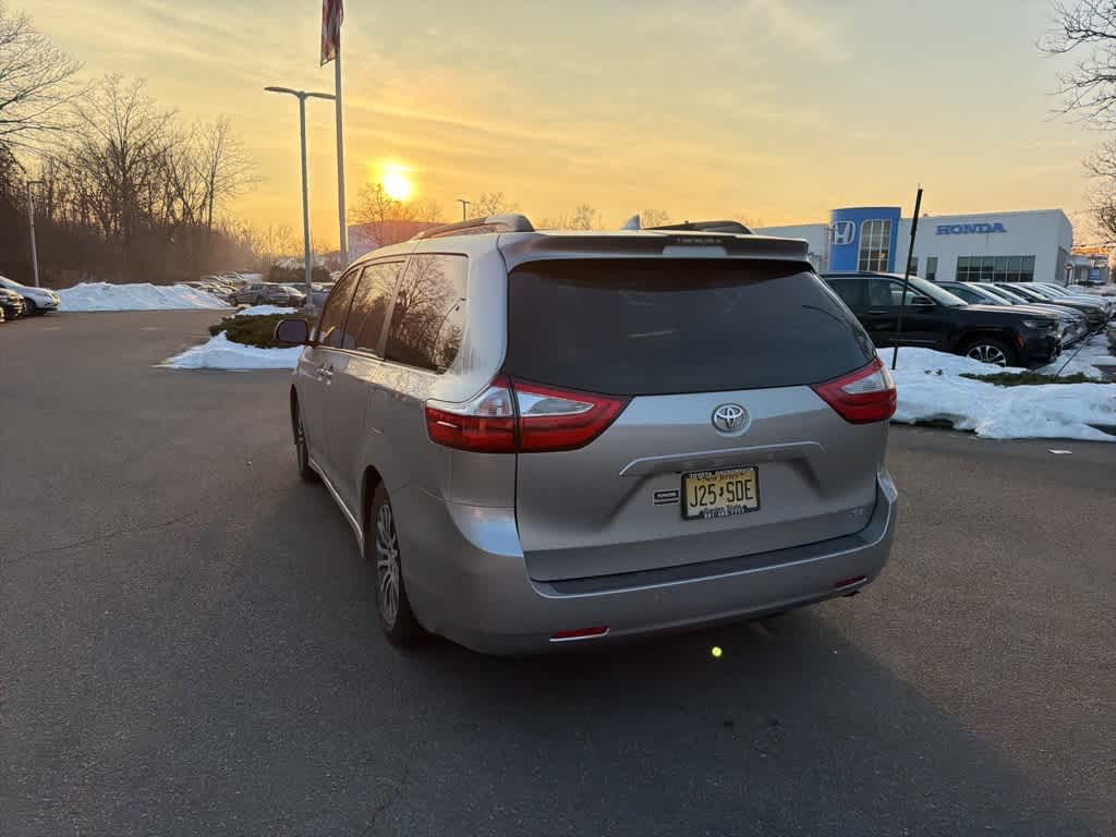 2018 Toyota Sienna XLE