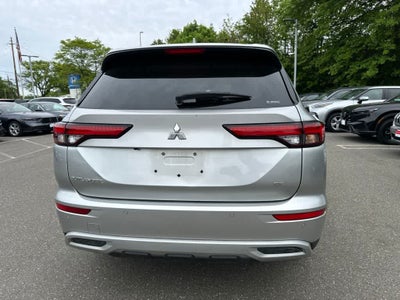 2024 Mitsubishi Outlander SE