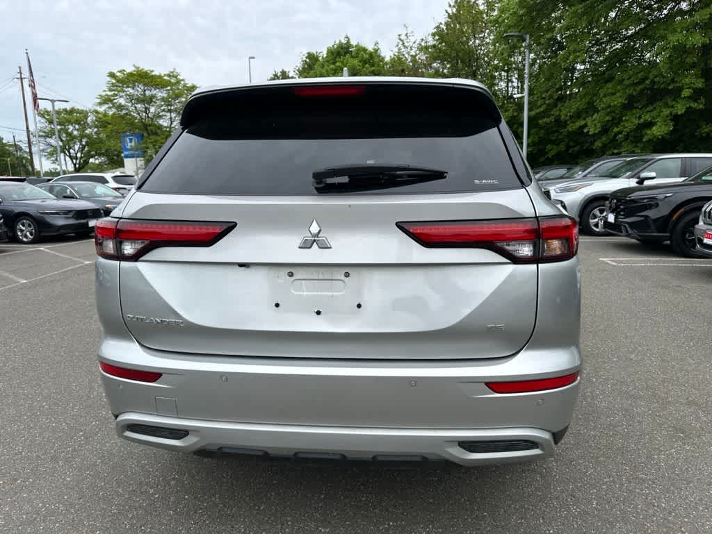 2024 Mitsubishi Outlander SE