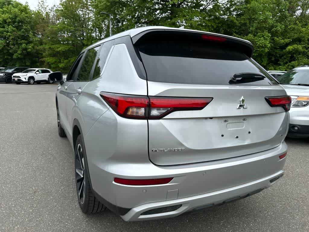 2024 Mitsubishi Outlander SE