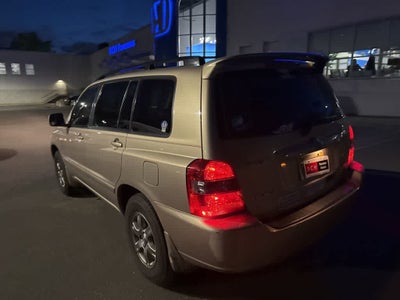 2004 Toyota Highlander 4dr V6 4WD w/3rd Row (Natl)