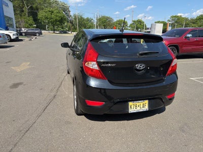 2014 Hyundai Accent 5-Door SE