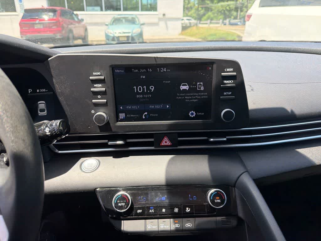 2022 Hyundai Elantra SEL