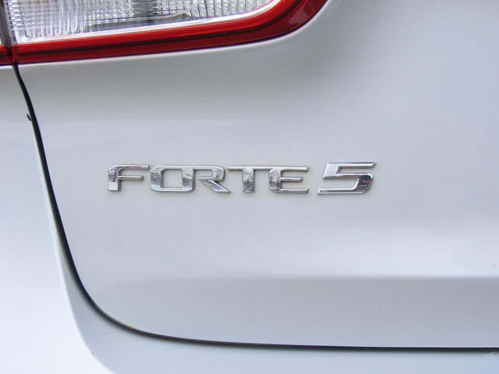 2016 Kia Forte 5-Door LX